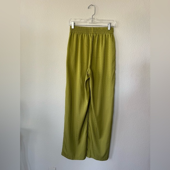 4th & Reckless Geometric Satin Wide Leg Pants in Lime Green Women’s Size L - Picture 4 of 15